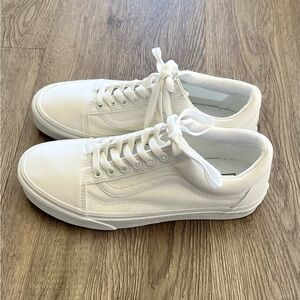 Vans Old Skool canvas sneakers tennis shoes  women’s size 8 - like new!